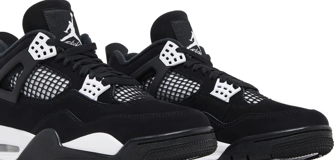 Retro Jordan White 4 Thunder 0502